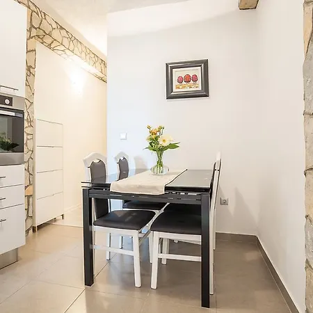 Apartment Sara